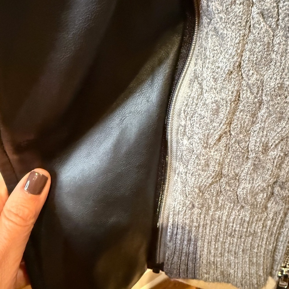 CENTRAL PARK WEST BLAZER BLACK VEGAN LEATHER removable grey knit dickey small - Picture 5 of 8